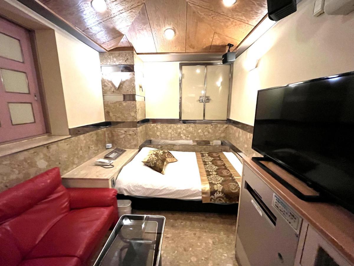 Hotel Crystal 大人専用 Токио Экстерьер фото