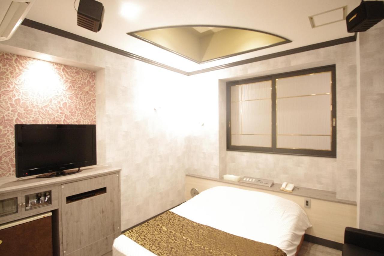 Hotel Crystal 大人専用 Токио Экстерьер фото
