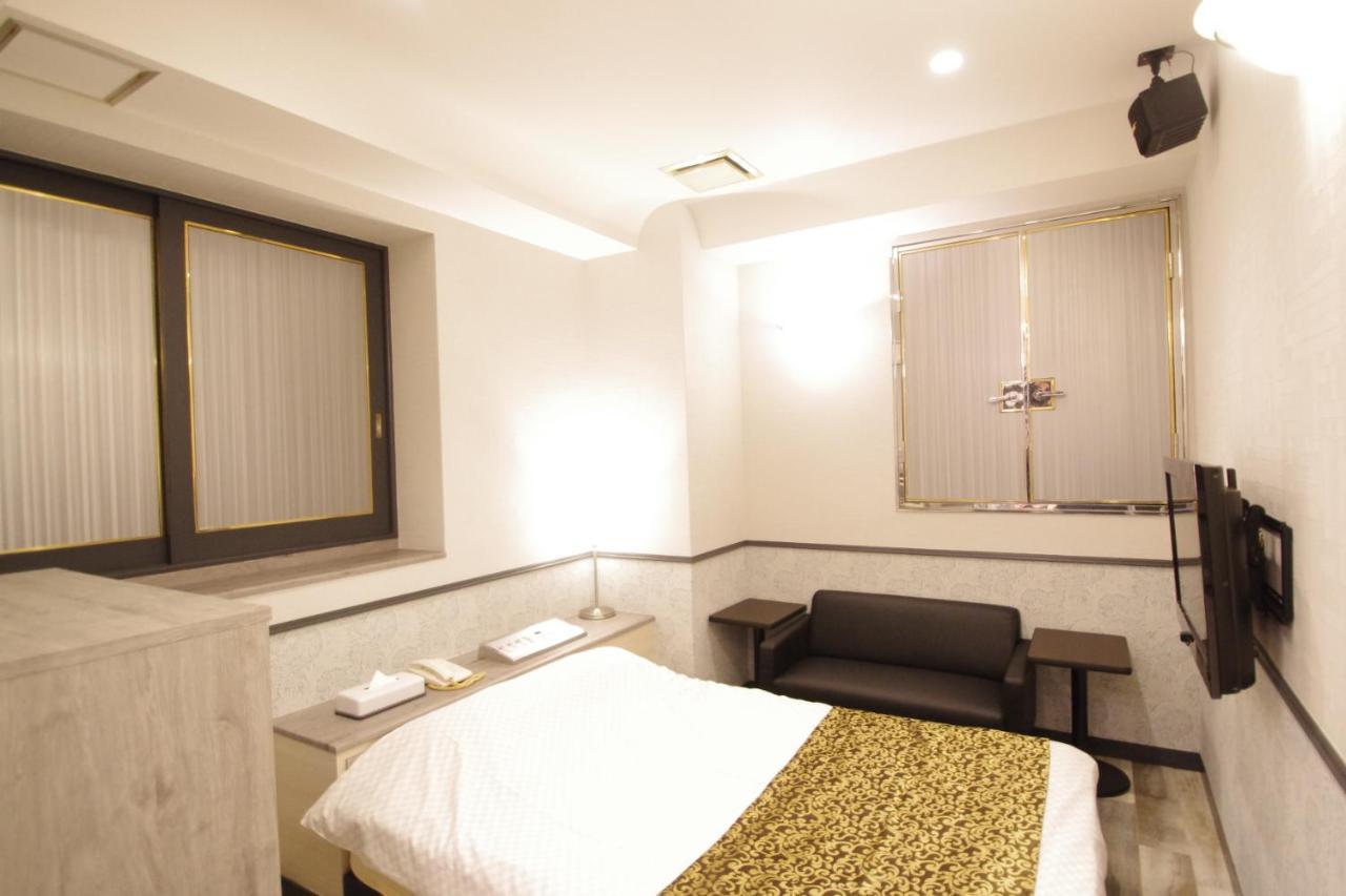 Hotel Crystal 大人専用 Токио Экстерьер фото