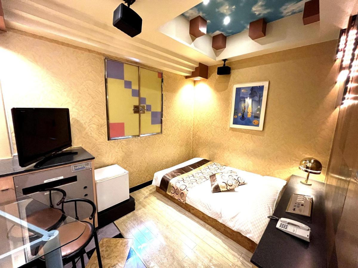Hotel Crystal 大人専用 Токио Экстерьер фото